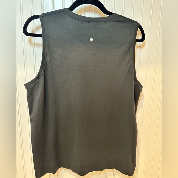 Lululemon swiftly breathed muscle tank - Picture 2 of 3